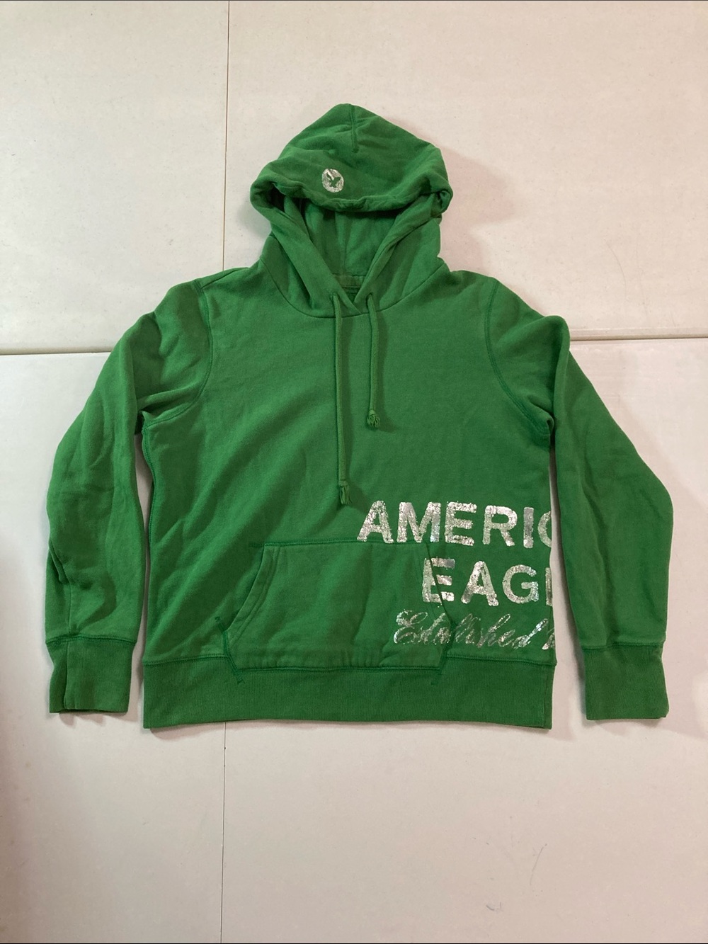 American Eagle Outfitters Kelly Green Pullover Hoodie with Logo Print
